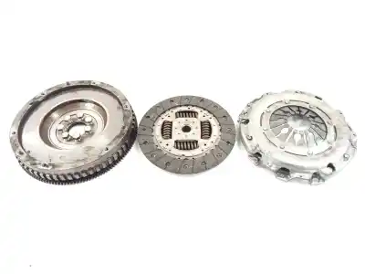 Pièce détachée automobile d'occasion KIT D'EMBRAYAGE pour RENAULT MEGANE II BERLINA 5P  Références OEM IAM 702467  