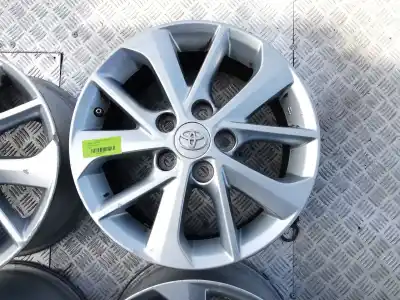 Recambio de automóvil de segunda mano de juego llantas para toyota auris active referencias oem iam 4261102e90  