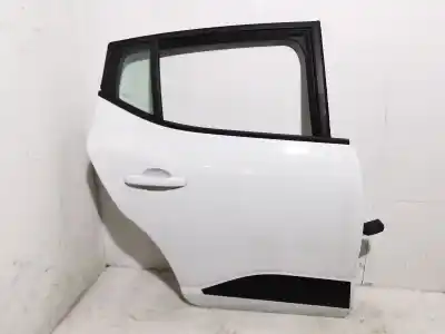 Recambio de automóvil de segunda mano de PUERTA TRASERA DERECHA para DACIA SANDERO III  referencias OEM IAM   