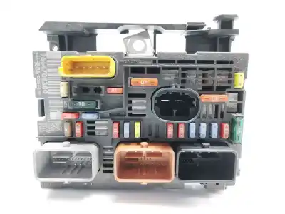 Pièce détachée automobile d'occasion BOÎTES À FUSIBLES pour CITROEN C4 COUPÉ (LA_) 1.6 HDI Références OEM IAM 9664706380  