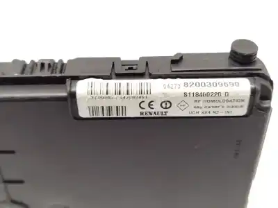 Pezzo di ricambio per auto di seconda mano scatola relè/fusibili per renault scénic ii (jm0/1_) 1.9 dci (jm0g, jm12, jm1g, jm2c) riferimenti oem iam 8200309690  
