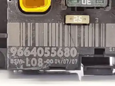 Peça sobressalente para automóvel em segunda mão caixa de fusíveis e relés por citroen c4 picasso i monospace (ud_) 1.6 hdi referências oem iam 9664055680  