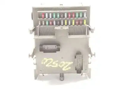 Pezzo di ricambio per auto di seconda mano scatola relè/fusibili per renault laguna ii (bg0/1_) 1.9 dci (bg08, bg0g) riferimenti oem iam 8200283811  518831011