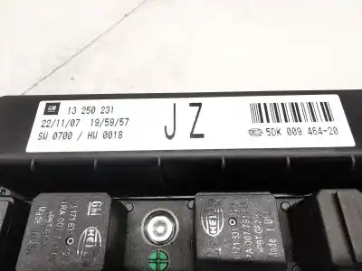 Pezzo di ricambio per auto di seconda mano scatola relè/fusibili per opel astra h gtc (a04) 1.6 (l08) riferimenti oem iam 13250231  5dk00946420