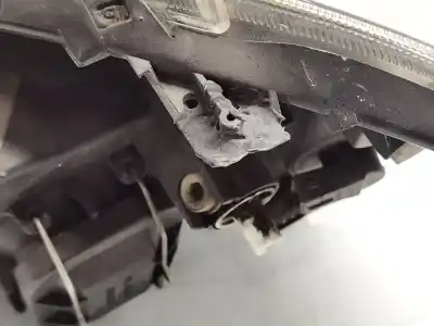 Second-hand car spare part right headlight for toyota corolla (_e12_) 2.0 d-4d (cde120r_, cde120l_) oem iam references 8111002380  