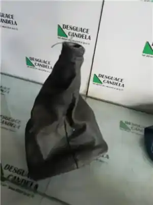Pièce détachée automobile d'occasion SOUFFLET DE LEVIER DE VITESSES pour PEUGEOT 307 BREAK (3E) 2.0 HDI 90 Références OEM IAM   