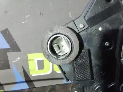 Peça sobressalente para automóvel em segunda mão fechadura da porta dianteira direita por toyota yaris (ksp9/scp9/nlp9) 1.4 turbodiesel cat referências oem iam 5944723  
