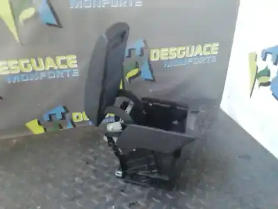Автозапчастина б/у центральний подлокник для seat leon (5f1) style connect посилання на oem iam 5f0864207  