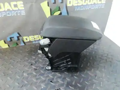 Автозапчастина б/у центральний подлокник для seat leon (5f1) style connect посилання на oem iam 5f0864207  
