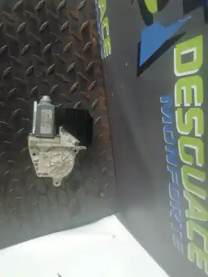 Pièce détachée automobile d'occasion MOTEUR LÈVE VITRE AVANT DROIT pour VOLKSWAGEN POLO (9N1)  Références OEM IAM 6Q2959801A  