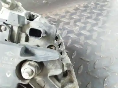 Peça sobressalente para automóvel em segunda mão alternador por renault clio iii confort expression referências oem iam 8200660033  0124425071