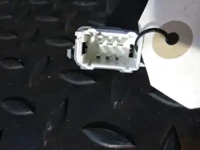 Second-hand car spare part switch for dacia duster laureate 4x4 oem iam references 325065b  