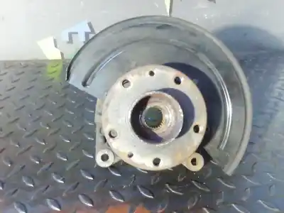 Second-hand car spare part front right knuckle for dacia duster laureate 4x4 oem iam references 8200881827