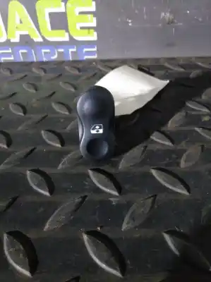 Peça sobressalente para automóvel em segunda mão Botão / Interruptor Elevador Vidro Dianteiro Direito por DACIA DUSTER Laureate 4x4 Referências OEM IAM 602227  