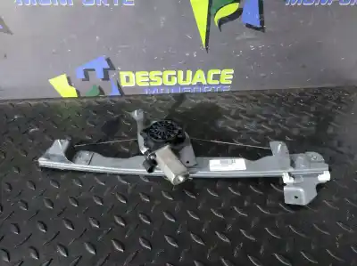 Second-hand car spare part passenger side right window regulator for dacia duster laureate 4x4 oem iam references 82007338280