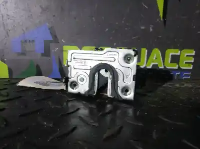 Second-hand car spare part rear right door lock for dacia duster laureate 4x4 oem iam references 825029550r