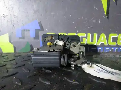 Second-hand car spare part rear right door lock for dacia duster laureate 4x4 oem iam references 825029550r  