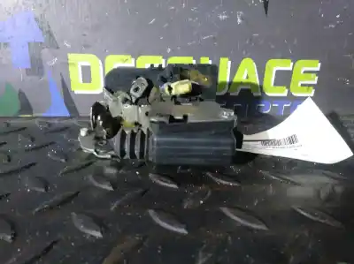 Second-hand car spare part rear left door lock for dacia duster laureate 4x4 oem iam references 825030283r  