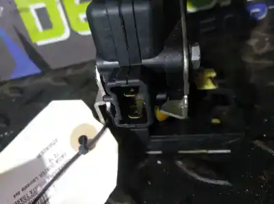 Second-hand car spare part rear left door lock for dacia duster laureate 4x4 oem iam references 825030283r  