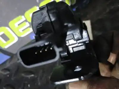 Second-hand car spare part trunk lock for dacia duster laureate 4x4 oem iam references 905030010r  