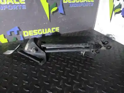 Second-hand car spare part right rear bracket for dacia duster laureate 4x4 oem iam references 8200839124