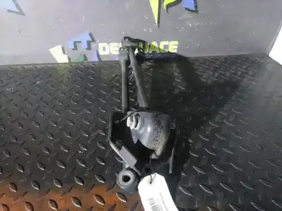 Автозапчасти б/у правая задняя кронштейн за dacia duster laureate 4x4 ссылки oem iam 8200839124 8200841004 8200839119