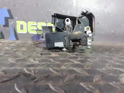 Second-hand car spare part left front door lock for opel combo cargo oem iam references 13203899  