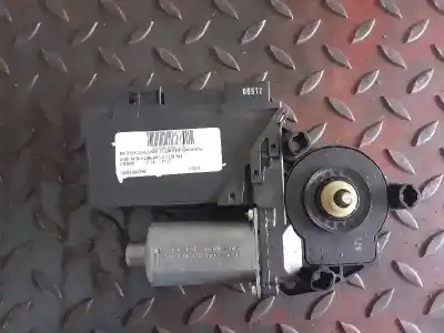 Pezzo di ricambio per auto di seconda mano Motore Alzacristalli Anteriore Sinistro per AUDI A4 BERLINA (8E) 2.0 TDI 16V (103kW) Riferimenti OEM IAM 8E1959801B 0130821756 105840108