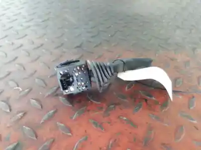 Pezzo di ricambio per auto di seconda mano controllo intermittente per opel corsa c blue line riferimenti oem iam 09185413  