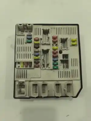 Second-hand car spare part Fuse Box Unit for RENAULT MEGANE III FASTBACK (BZ0/1_, B3_) 1.5 DCI (BZ1G, BZ1W, BZ0R) OEM IAM references 284B69854R  