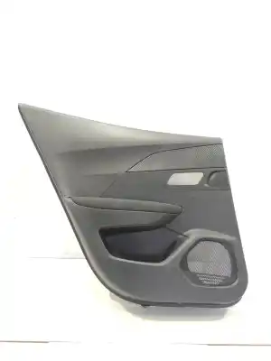 Peça sobressalente para automóvel em segunda mão FORRA / REVESTIMENTO DA PORTA TRASEIRA ESQUERDA por PEUGEOT 2008 II (UD_, US_, UY_, UJ_, UR_, UC_) 1.5 BlueHDI 110 (UDYHSK) Referências OEM IAM 98325798ZD  