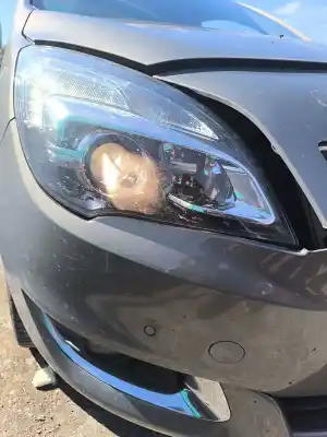 Second-hand car spare part right headlight for opel meriva b van (s10) 1.6 cdti (75) oem iam references 13372334  