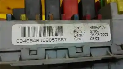Pezzo di ricambio per auto di seconda mano scatola relè/fusibili per fiat stilo (192) 1.9 jtd 80 active riferimenti oem iam 46846109  