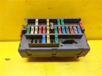 Pièce détachée automobile d'occasion BOÎTES À FUSIBLES pour PEUGEOT 406 BERLINA (S1/S2)  Références OEM IAM 94592881  