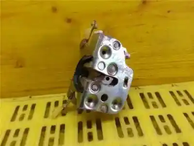 Second-hand car spare part rear right door lock for nissan patrol 2.8 d -rd28 oem iam references 