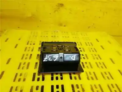 Second-hand car spare part ashtray for opel corsa c 1.7 16v dti cat (y 17 dt / lr6) oem iam references 09114445  