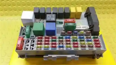 Peça sobressalente para automóvel em segunda mão caixa de fusíveis e relés por opel zafira a 2.2 16v referências oem iam 24412497