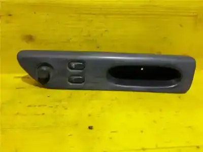 Pièce détachée automobile d'occasion commande de lève vitre avant gauche pour renault espace /grand espace (je0) 2.2 dt rt espace références oem iam 7700875682