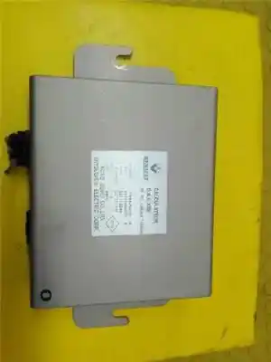 Second-hand car spare part electronic module for renault twingo furgón (s06_) 1.2 (s066 s068) oem iam references 7700425373  6900000057 Second-hand car spare part electronic module for renault twingo furgón (s06_) 1.2 (s066 s068) oem iam references 7700425373  6900000057