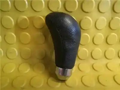 Second-hand car spare part gear lever knob for fiat stilo (192) 1.9 jtd / 1.9 jtd 115 active oem iam references 0735304957  