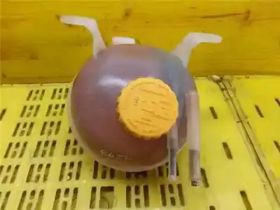 Second-hand car spare part expansion bottle for opel corsa b 1.0 12v oem iam references 90410057