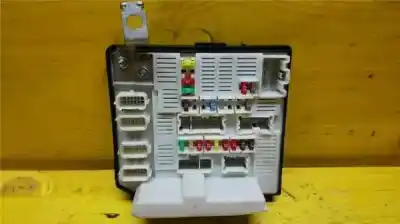 Second-hand car spare part fuse box unit for renault kangoo 1.5 dci diesel oem iam references 8201044237  