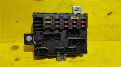 Peça sobressalente para automóvel em segunda mão caixa de fusíveis e relés por fiat punto berl. (176) 1.7 turbodiesel referências oem iam 7755601 c110