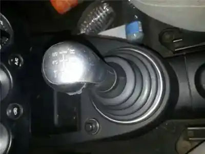 Pezzo di ricambio per auto di seconda mano rivestimento della leva del cambio per ford fiesta (cbk) 1.4 tdci cat riferimenti oem iam 1141428