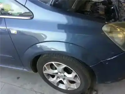 Recambio de automóvil de segunda mano de ALETA DELANTERO DERECHA para OPEL ZAFIRA B  referencias OEM IAM 93184412  