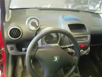 Tweedehands auto-onderdeel dashboard voor peugeot 107 1.4 hdi cat (8ht / dv4td) oem iam-referenties   