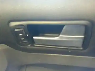 Peça sobressalente para automóvel em segunda mão BOTÃO / INTERRUPTOR ELEVADOR VIDRO DIANTEIRO DIREITO por FORD FOCUS BERLINA (CAP)  Referências OEM IAM 1223143  