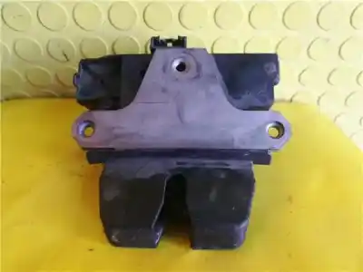 Pièce détachée automobile d'occasion coffre / serrure de porte pour peugeot 405 berlina 1.9 références oem iam 01041111905  