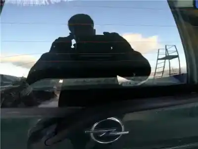 Peça sobressalente para automóvel em segunda mão farolim de travão central por opel zafira a 2.0 16v di referências oem iam 09104483