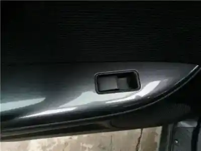 Peça sobressalente para automóvel em segunda mão botão / interruptor elevador vidro traseiro direito por mazda 6 berlina 2.0 d referências oem iam 